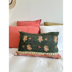 Coussin Kantha Fleur de rose grand modèle 40x60 cm