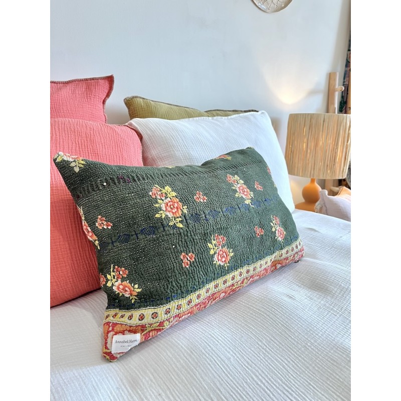 Coussin Kantha Fleur de rose grand modèle 40x60 cm