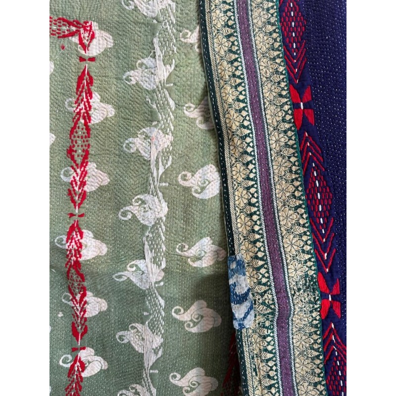 Couverture Kantha n° 12 Vert pomme et broderie rouge