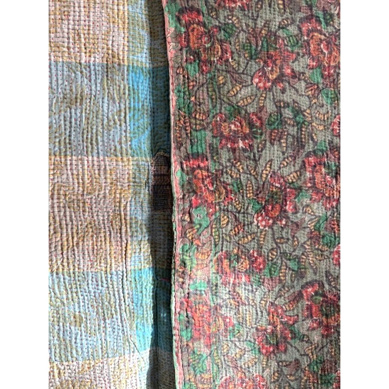 Couverture Kantha n°5 Fleurs nuances de vert et rouge