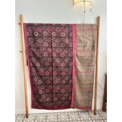 Couverture Kantha n°8 Chocolat fleurs rouge et fuschia