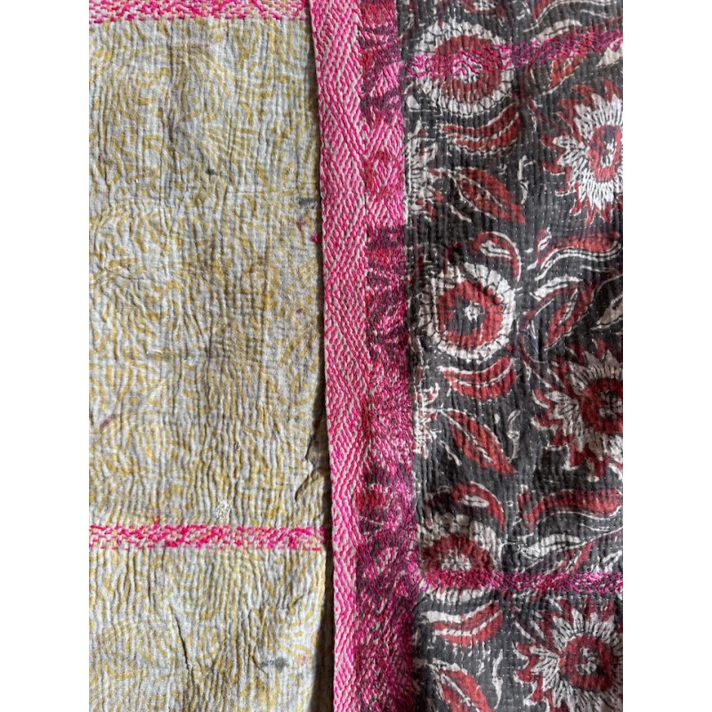 Couverture Kantha n°8 Chocolat fleurs rouge et fuschia
