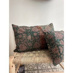 Coussin Kantha vert motif floral beige et noir  40 x 60 cm