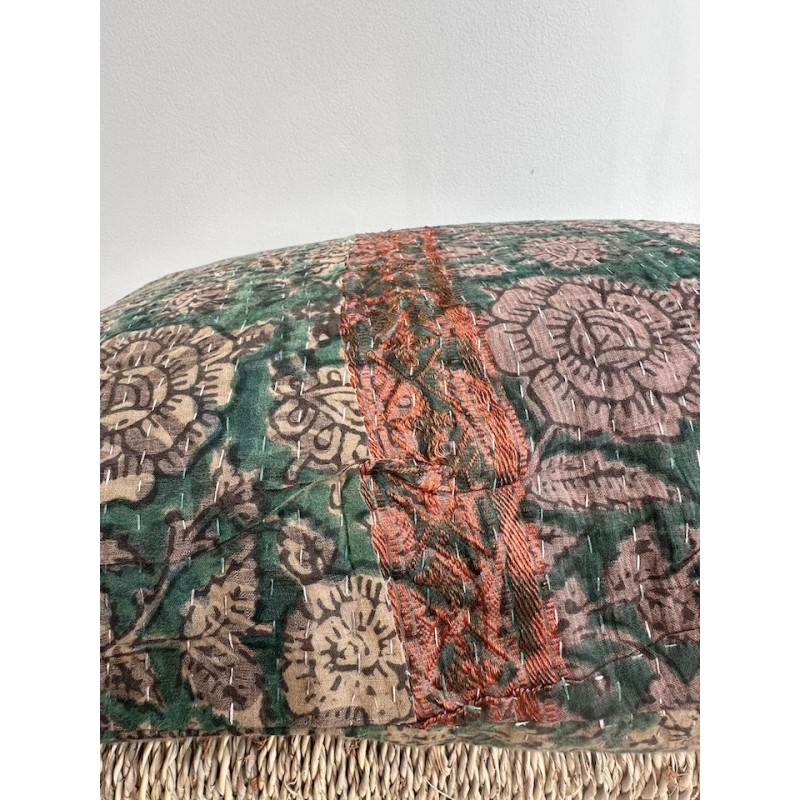 Coussin Kantha vert motif floral beige et noir  40 x 60 cm