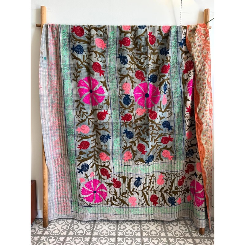 Couverture Kantha suzani bleu et pêche