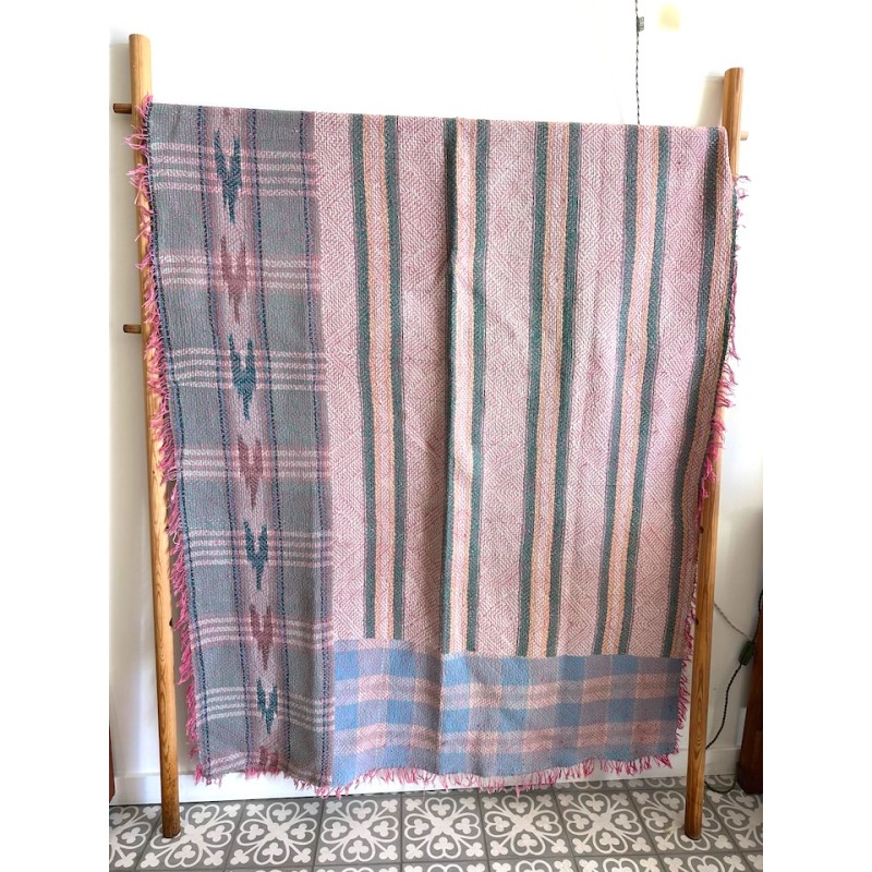 Couverture Kantha jacquard multi motif bleu et rose