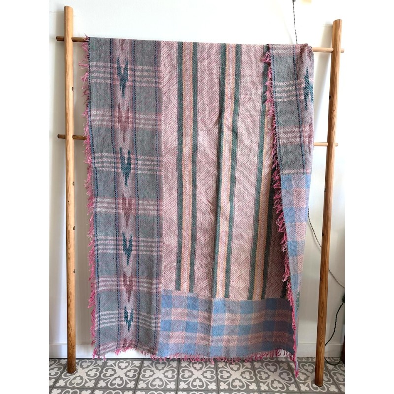 Couverture Kantha jacquard multi motif bleu et rose